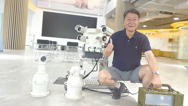 株洲新聞網(wǎng)|傲英創(chuàng)視練就一雙“火眼金睛” ，做機(jī)場的“守護(hù)神”